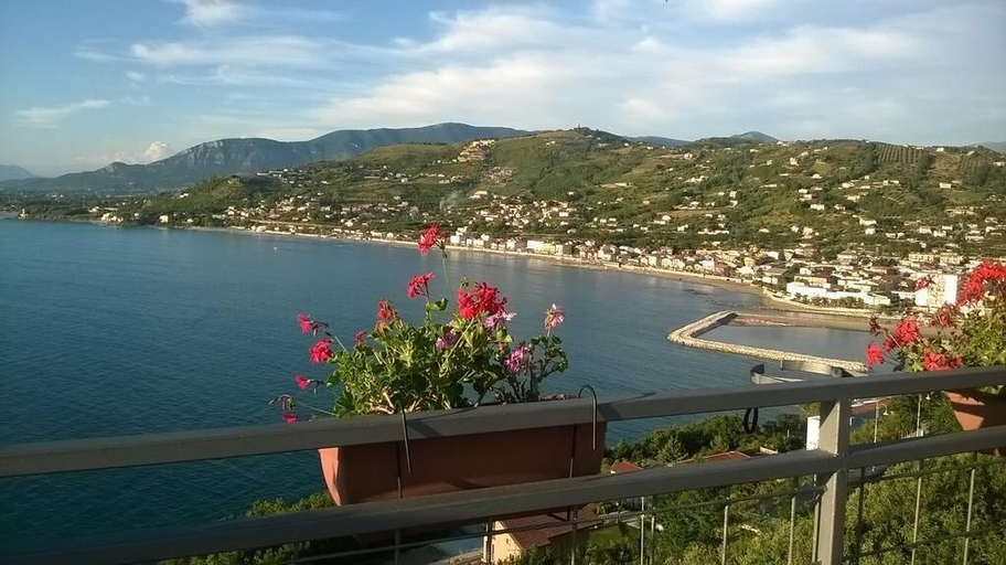 Exterior & Views 2, B&B Quasi in Centro, Salerno
