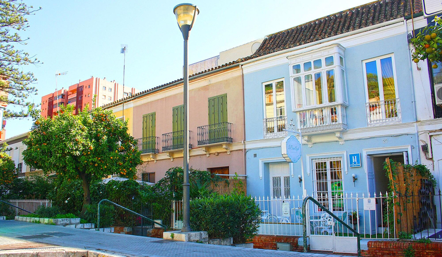 Exterior & Views