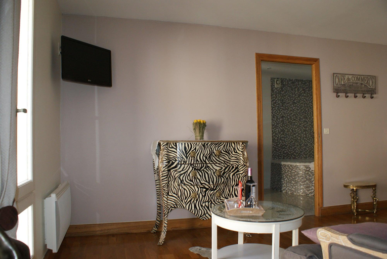 Bedroom 2, Les Chambres d'Ovaline, Gironde
