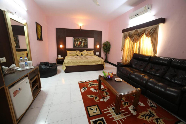 Public Area 3, Yorkshire inn, Sirohi
