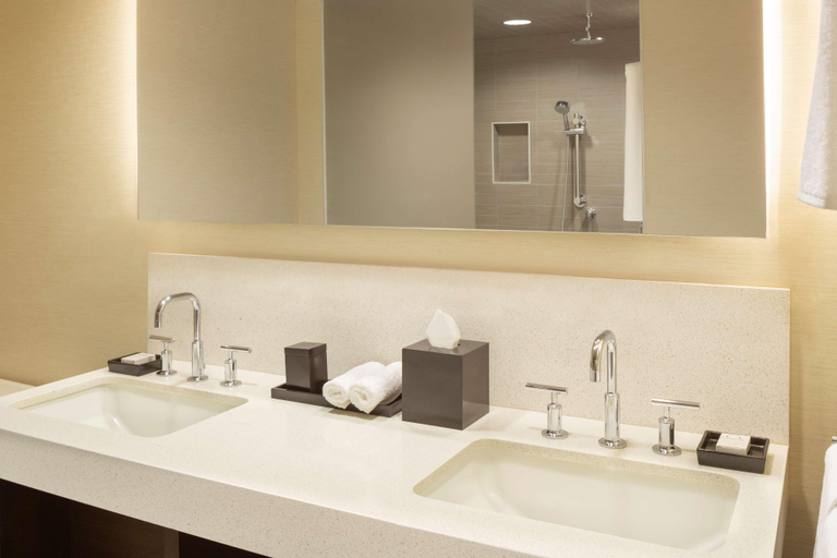 Bathroom 5, Hyatt Regency Phoenix, Maricopa