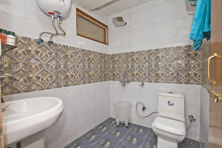 Bathroom 5, Hotel Rock Sea, Kullu