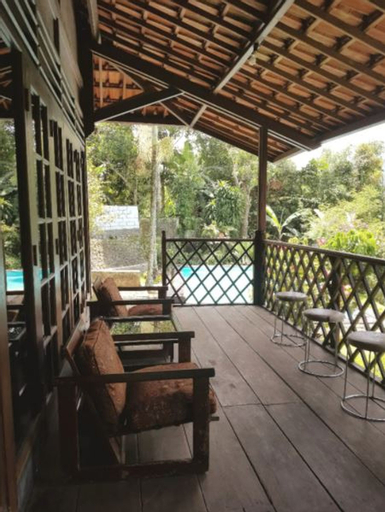Exotic Wooden Villa Aditree at Cisarua Puncak, Bogor