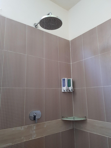 Bathroom 4, White Coconut Cottage, Lombok