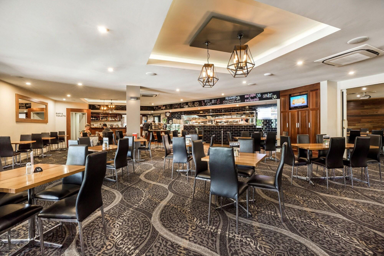 Food & Drinks 5, National Hotel Complex And Bendigo Central Apartme, Gr. Bendigo - Central