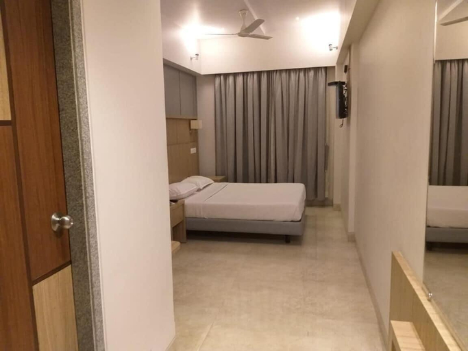 Others, Seasons Hotel, Thane
