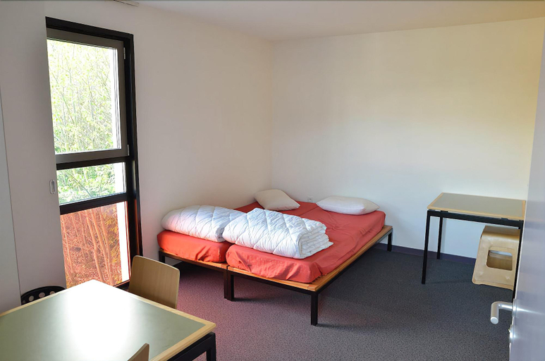 Bedroom 4, Auberge de Jeunesse de Morlaix - Hostel, Finistère
