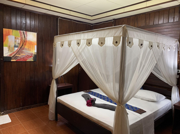 Bedroom 4, MC Bunaken Padi Dive Resort, Manado
