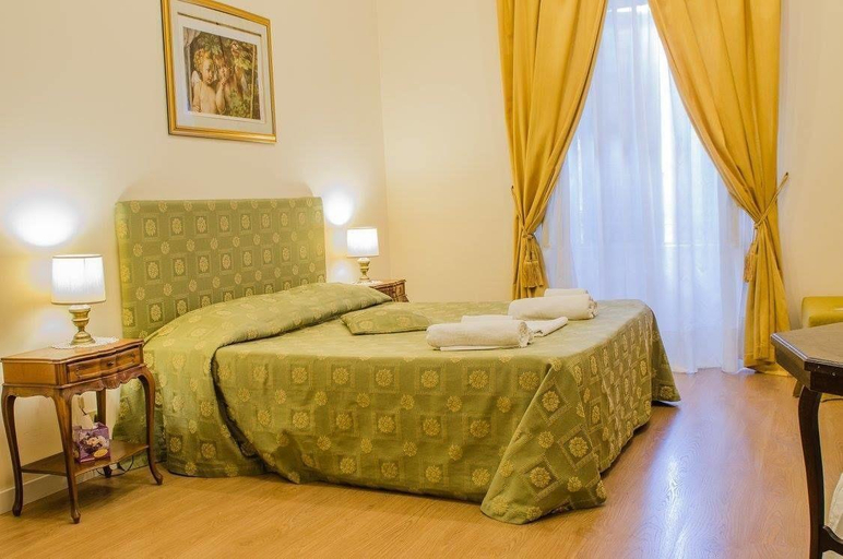 Bedroom 3, Gioielli di Cornelia, Rome