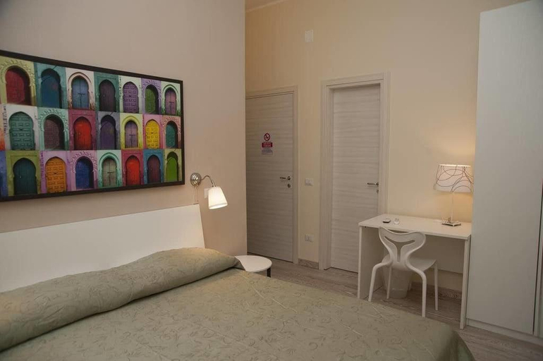 Bedroom 3, 4Rooms B&B Salerno, Salerno