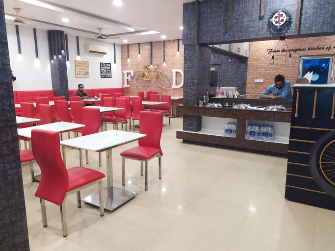 Food & Drinks 5, Hotel Parkway Inn, Kancheepuram