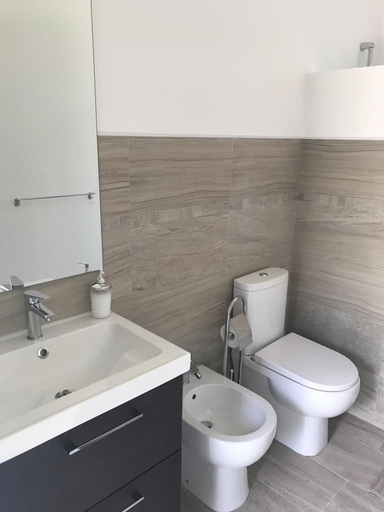 Bathroom 5, Forte Colorado, Syracuse
