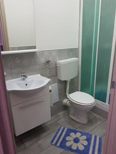 Bathroom 4, B&B Panorama 17, Napoli