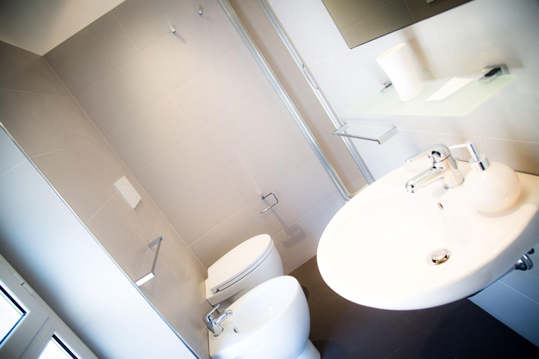 Bathroom 4, Modern BnB, Rome
