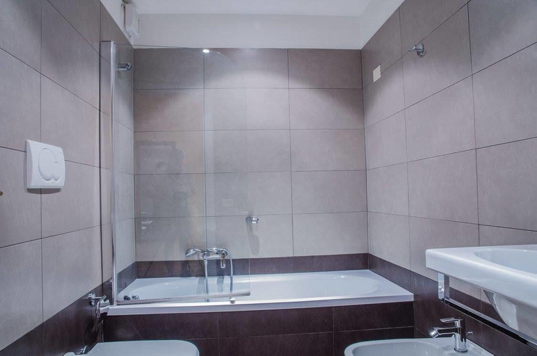 Bathroom 5, Gioielli di Cornelia, Rome