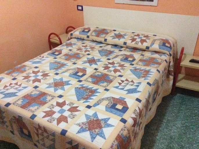 Bedroom 3, Soggiorno Marina, Savona