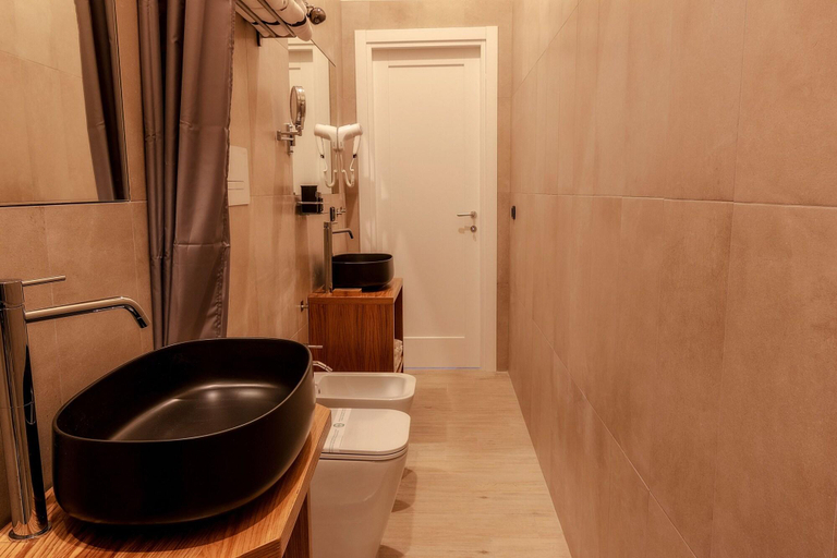 Bathroom 5, Mariella's House, Caserta