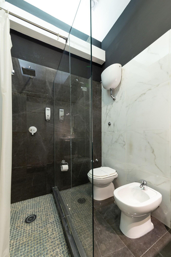 Bathroom 5, Il Ventre di Napoli Broggia, Napoli