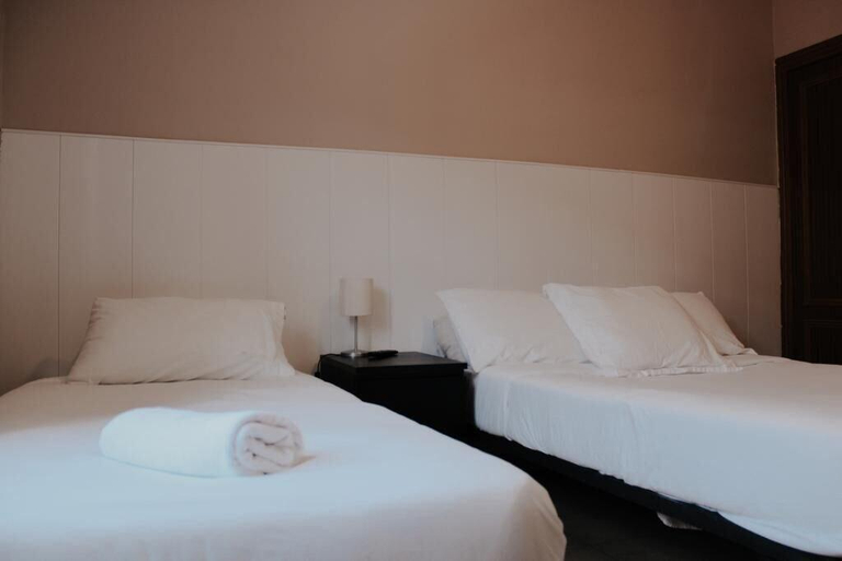 Bedroom 3, metropolitan atocha, Madrid