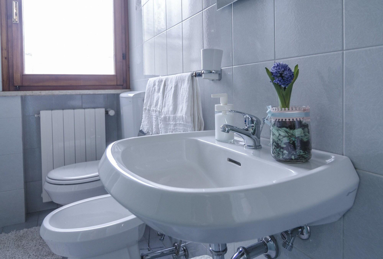Bathroom 5, B&B Al giardino del vicolo, Ravenna