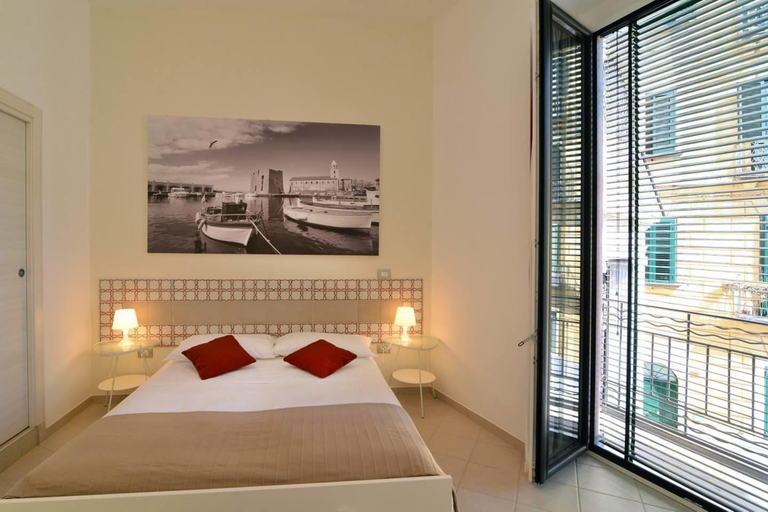 Bedroom 4, Santi e Saraceni, Salerno