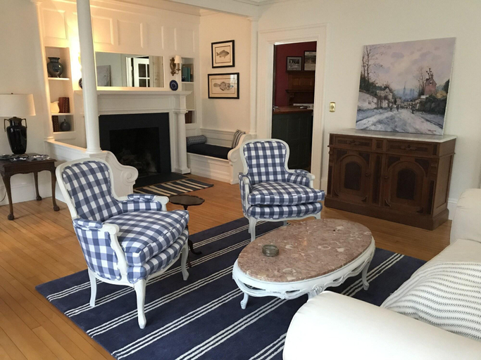 Public Area 2, The Belmont Inn, Knox