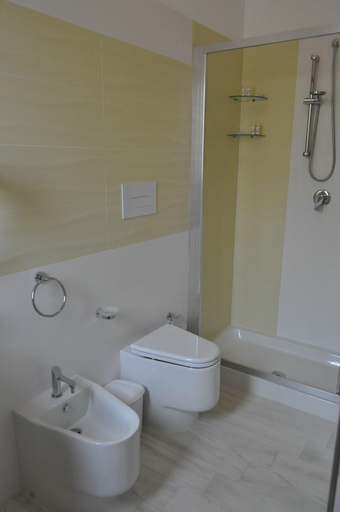 Bathroom 4, Accussì rooms, Trapani