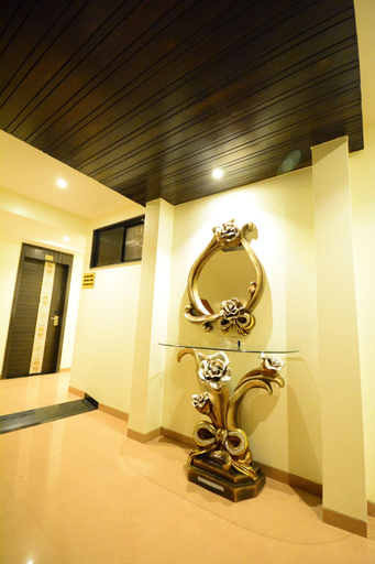Public Area 2, Hotel 24 Seven, Nashik