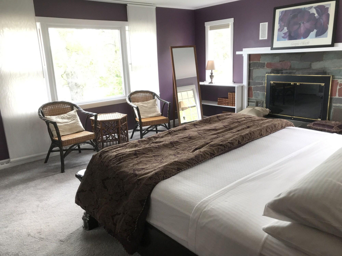 Public Area 2, Colonel Williams Inn, Windham