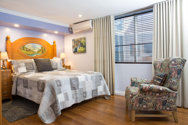 Bedroom 4, Maison des Jardins B&B, Montréal