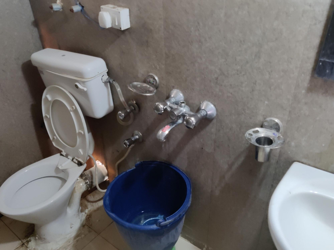 Bathroom 3, Snow View Huts, Nainital