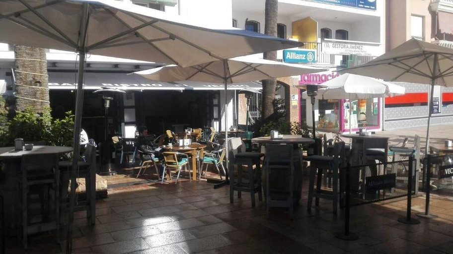 Food & Drinks