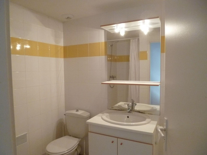Bathroom 3, Apartment With Terrace in Carcans, Gironde