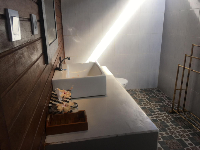 Bathroom 5, Island Garden Huts & Yoga Shala, Klungkung