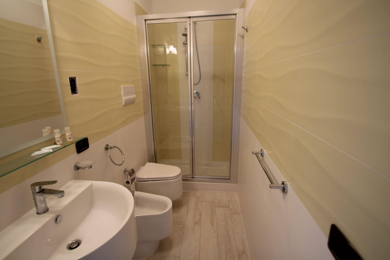 Bathroom 4, Accussì rooms, Trapani