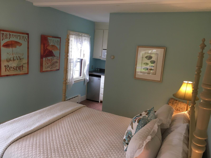 Public Area 2, Westbrook Inn B&B, Middlesex