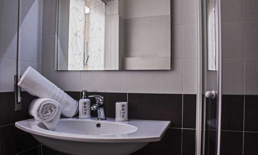 Bathroom 5, Domus Raffaello suite in Rome, Rome