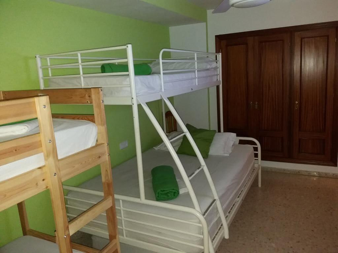 Bedroom 4, Hostal Gonzalez, Málaga