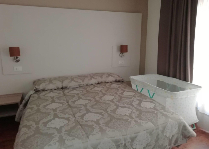 Bedroom 3, B&B Erifra' Piccolo Hotel, Cosenza