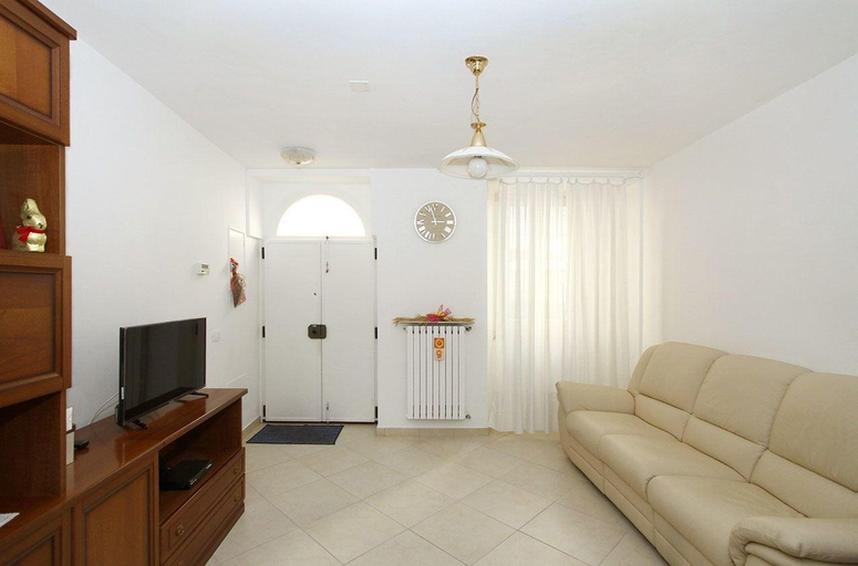 Public Area, La Casa di Gaetano e Vittoria, Ascoli Piceno