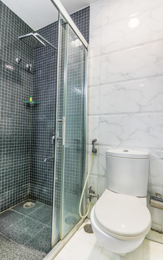Bathroom 3, FabHotel Mansingh, Hyderabad