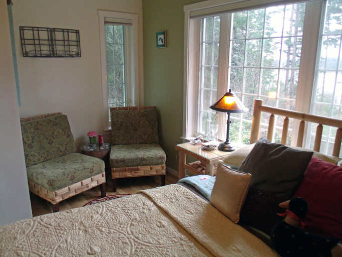 Public Area 3, Inn to the Woods B&B, San Juan