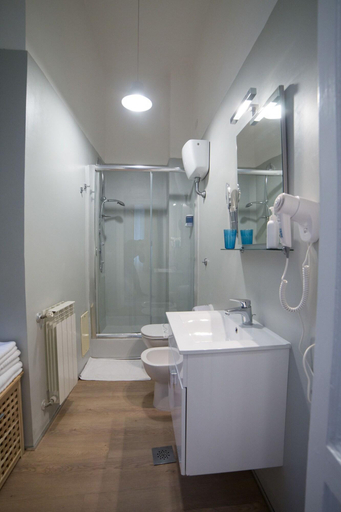 Bathroom 4, B&B Il Centrale - The Best Choice, Napoli
