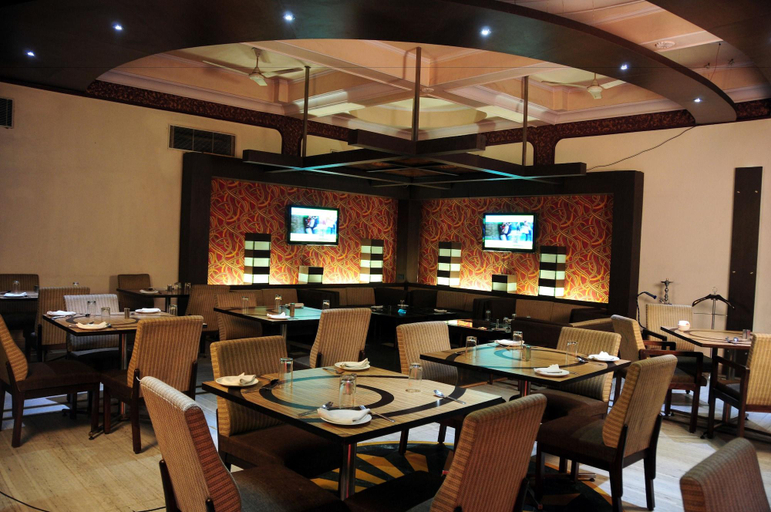 Food & Drinks 5, Mohan Hotel, Lucknow