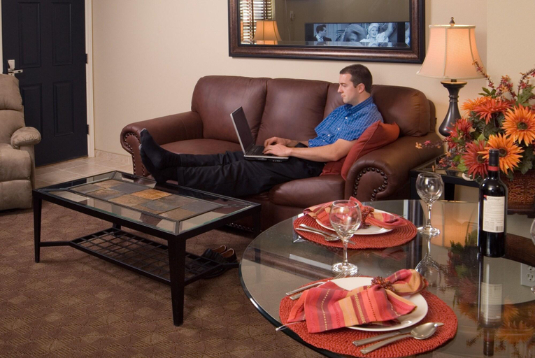Sport & Beauty, Stratford Suites Inn, Spokane