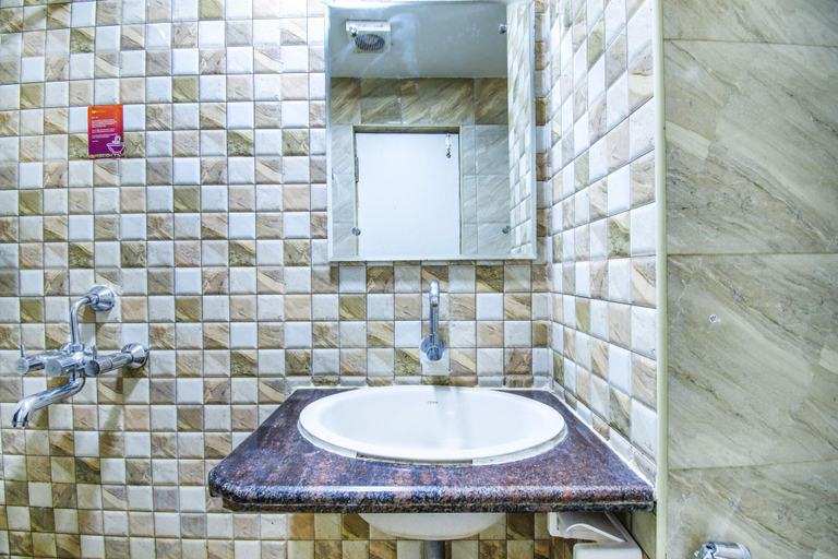 Bathroom, FabHotel Jansi Deluxe, Coimbatore