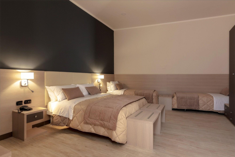 Bedroom 4, Mariella's House, Caserta