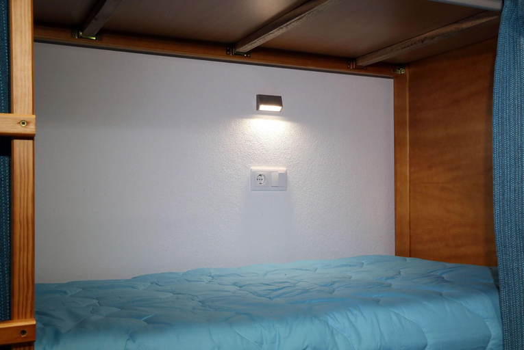 Bedroom 4, Sagres Sun Stay - Surf Camp & Hostel, Vila do Bispo