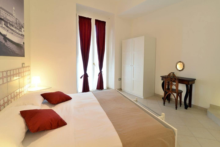 Bedroom 5, Santi e Saraceni, Salerno