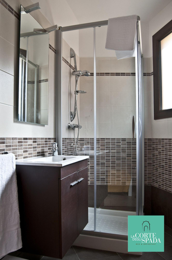 Bathroom 4, B&B La Corte Degli Spada, Brindisi